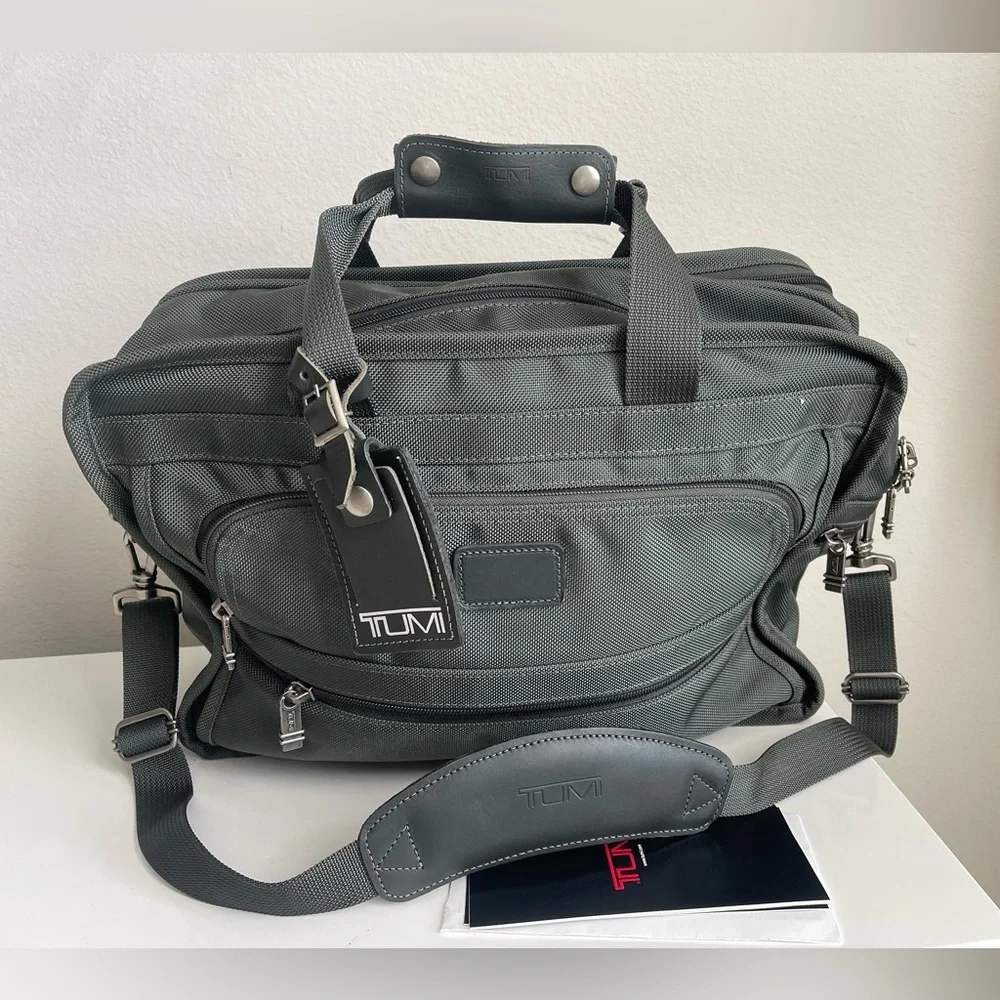 Tumi Deluxe Travel Bag Army Green NWOT